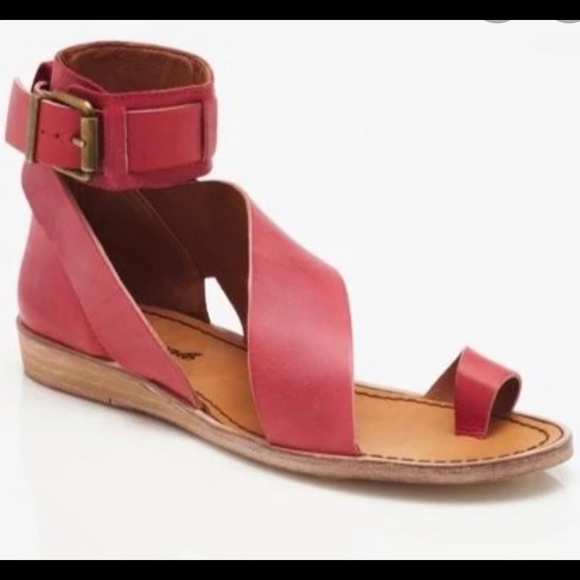 FP Vale Sandal - Picture 3 of 10